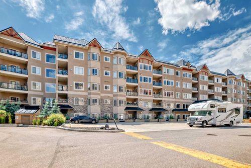 411-10 Discovery Ridge Close Sw, Calgary, AB, T3H5X3 | Card Image