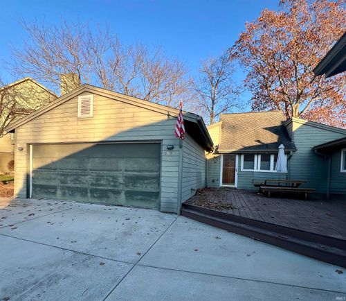 9531 S Harbour Pointe Dr, Bloomington, IN, 47401-8424 | Card Image