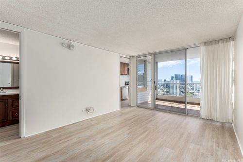ph2002-1556 Piikoi St, Honolulu, HI, 96822-4084 | Card Image