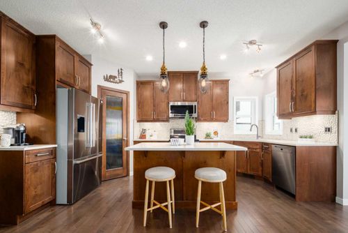 133 Cougar Ridge Close Sw, Calgary, AB, T3H0V4 | Card Image