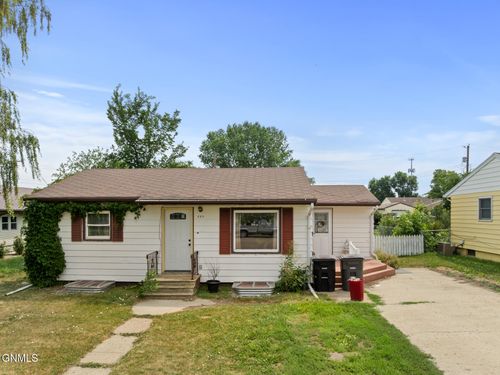 205 S Torning Street, Tioga, ND, 58852 | Card Image