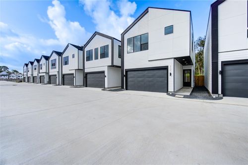 6127 Pacfific Forest Dr, Houston, TX, 77001 | Card Image