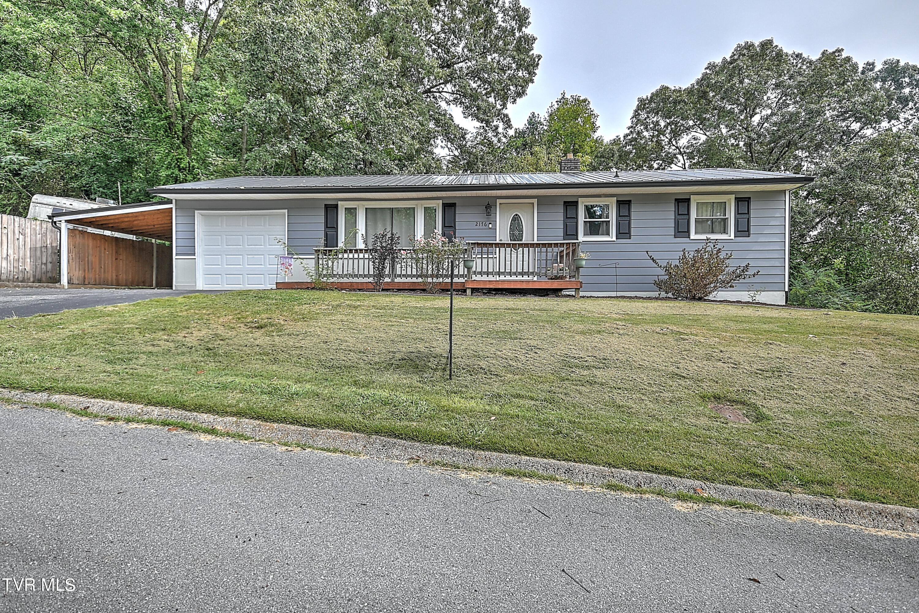 Mocassin St, Kingsport, TN 37660