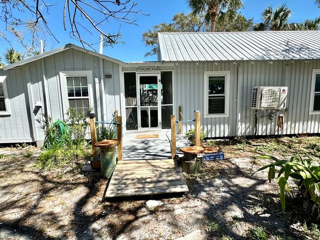 12391 Live Oak St, House other with 1 bedrooms, 1 bathrooms and null parking in Cedar Key FL | Image 4