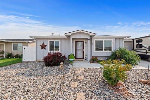 811 Freedom Ln, Emmett, ID, 83617-3906 | Card Image