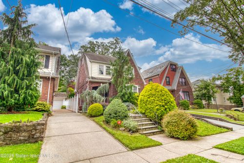 44 Park Court, Staten Island, NY, 10301 | Card Image