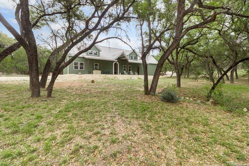 792 Alamo Beach Rd, Pipe Creek, TX, 78063-7164 | Card Image