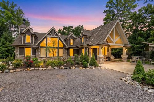 W1502 Trout Rd, Wisconsin Dells, WI, 53965-9151 | Card Image