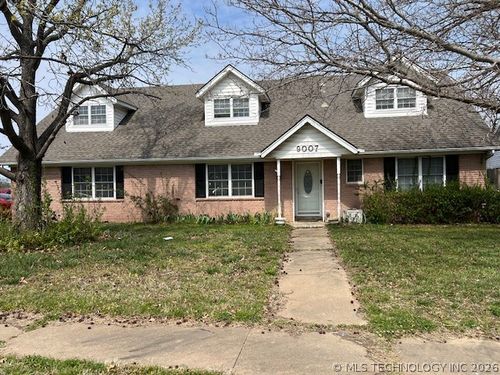 9007 E 29th Ct, Tulsa, OK, 74129-6811 | Card Image