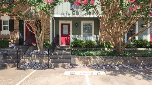 125 Surrey Ln, Euless, TX, 76039-4268 | Card Image