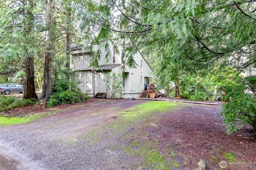 713 E Pointes Dr W, Shelton, WA, 98584-6305 | Card Image