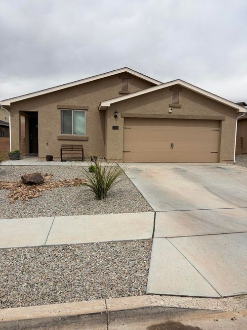 1704 Adelaide Ln, Belen, NM, 87002-7068 | Card Image