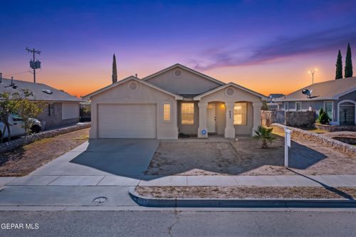 693 Desert Sage Dr, Horizon City, TX, 79928-6447 | Card Image