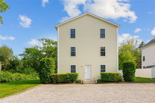 11 Oswego Trl, Narragansett, RI, 02882-1751 | Card Image