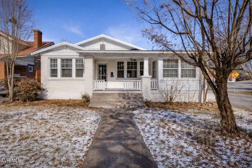 631 Taylor St, Bristol, TN, 37620-2447 | Card Image