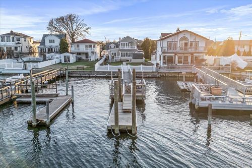 3451 Bay Front Dr, Baldwin, NY, 11510-5106 | Card Image