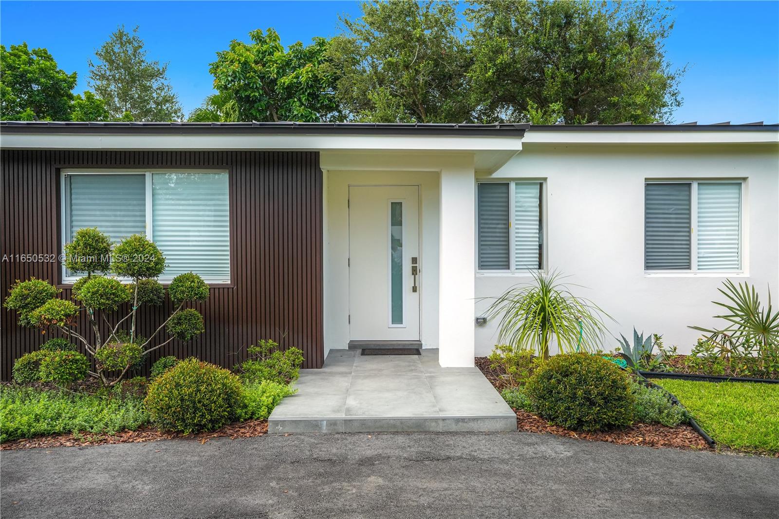 80th St, Miami, FL 33143