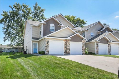 409 Tumbleweed Pl, Belton, MO, 64012-7821 | Card Image