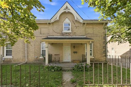 upper-63 East Ave, Brantford, ON, N3S3L5 | Card Image