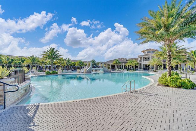 10380 Nw 88 Th Ter, Townhouse with 4 bedrooms, 3 bathrooms and null parking in Doral FL | Image 38