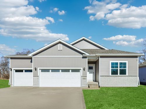 3760 Rueben Drive, Marion, IA, 52302 | Card Image