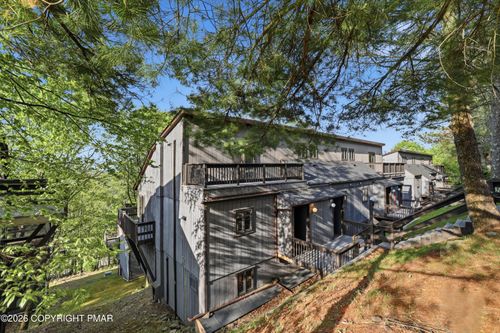 199 Sunbird Way, Tannersville, PA, 18372-7802 | Card Image