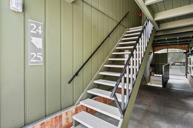 4050 W Rivers Edge Cir, Condo with 2 bedrooms, 1 bathrooms and null parking in Brown Deer WI | Image 41
