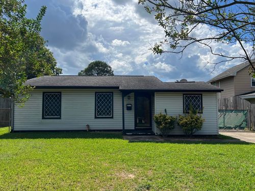 3717 Hays Ave, Groves, TX, 77619-4630 | Card Image