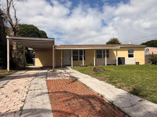 1604 Zephyr Ave, Fort Pierce, FL, 34982-5781 | Card Image