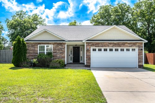 103 Perry Meadow Dr, New Bern, NC, 28562-9827 | Card Image