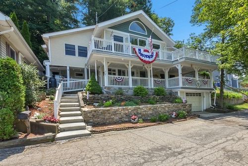 49 Lakeview Ave, Bellingham, MA, 02019-1827 | Card Image
