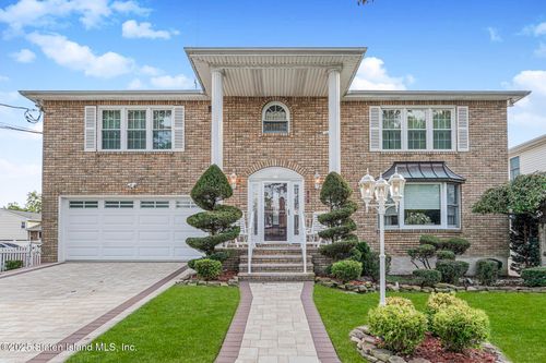 46 Rochelle Pl, Staten Island, NY, 10312-3715 | Card Image