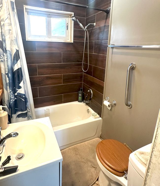 127 E Shevlin Ave, House other with 2 bedrooms, 1 bathrooms and null parking in Hazel Park MI | Image 14