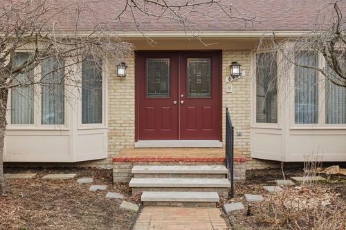 6450 Shagbark Dr, Troy, MI, 48098-5233 | Card Image