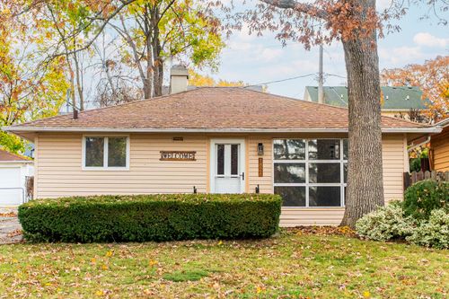 1826 S 3rd Pl, St. Charles, IL, 60174-4315 | Card Image