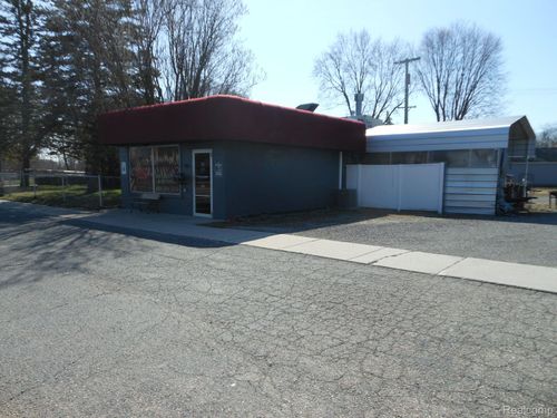 210 Huron Blvd, Marysville, MI, 48040-1424 | Card Image