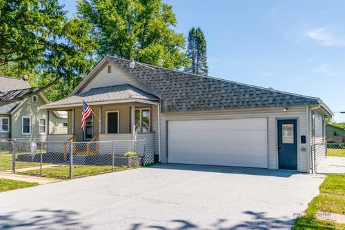 7 Lincoln St, Harvard, IL, 60033-3137 | Card Image