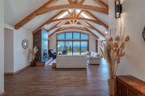 573 Horseshoe Rd, Gabriola, BC, V0R1X3 | Card Image