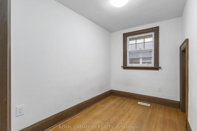 274 Ritson Rd N, House other with 5 bedrooms, 3 bathrooms and 3 parking in Oshawa ON | Image 24