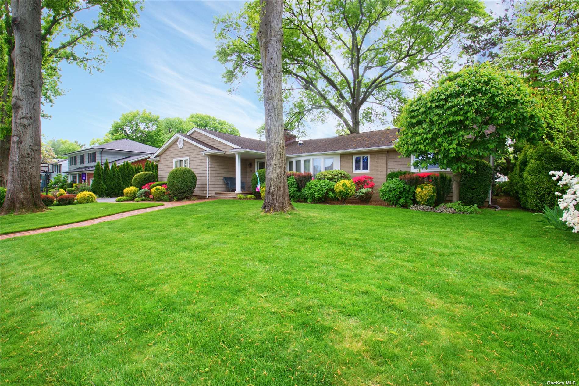 Wilson St, Garden City, NY 11530