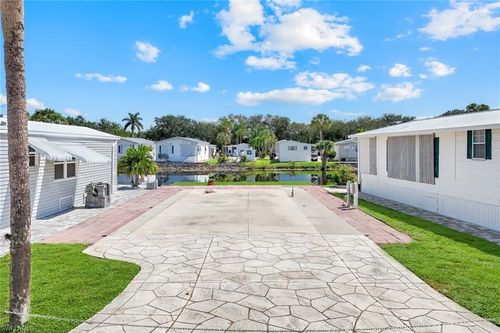 325 Tamiami Trl E, Naples, FL, 34114 | Card Image