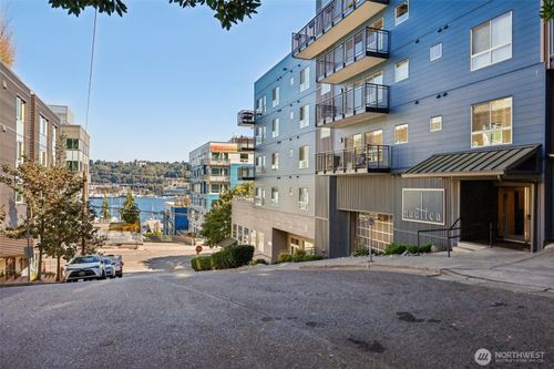 611-1425 Dexter Ave N, Seattle, WA, 98109-3534 | Card Image