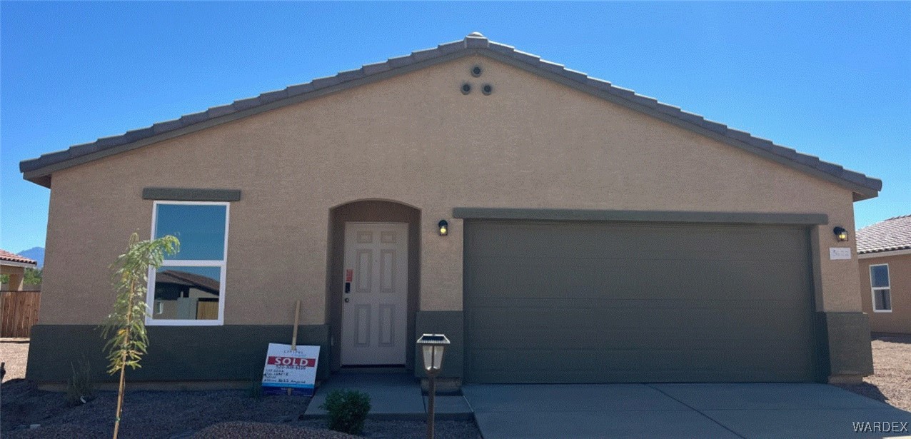 Angelina Dr, Kingman, AZ 86409