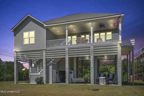 1322 Enos St, Diamondhead, MS, 39525-3002 | Card Image