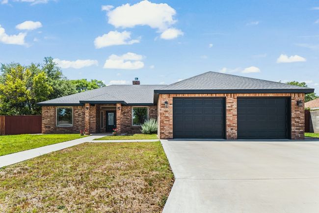 806 Sw 7 Th St, House other with 3 bedrooms, 2 bathrooms and 2 parking in Seminole TX | Image 28