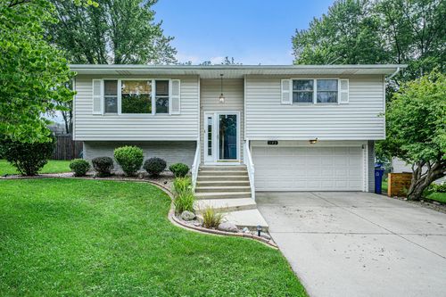 843 Carol Dr, Crown Point, IN, 46307-3710 | Card Image