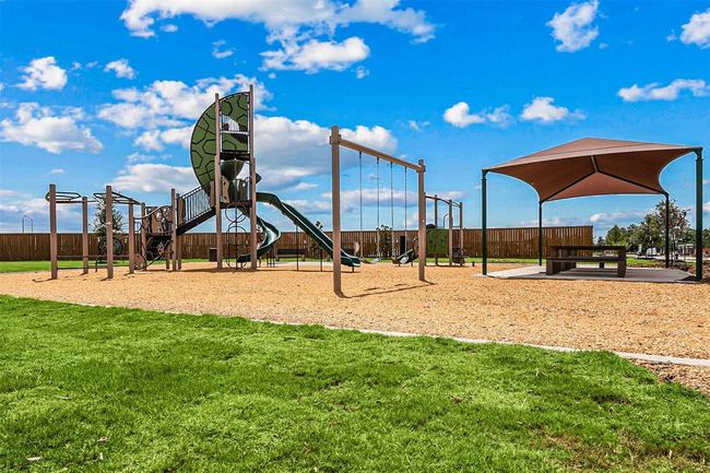 5819 Sunkissed Dr, House other with 4 bedrooms, 2 bathrooms and 2 parking in Fulshear TX | Image 15