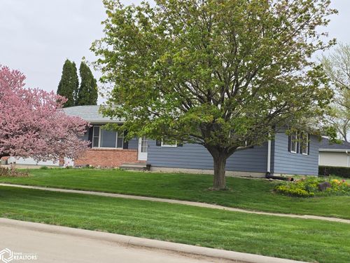 1904 Sunset St, Grinnell, IA, 50112-1047 | Card Image