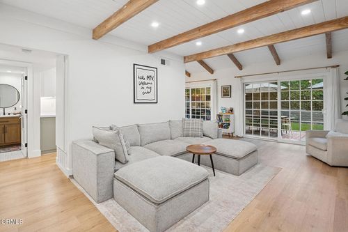 1534 Holly Ct, Thousand Oaks, CA, 91360-6317 | Card Image