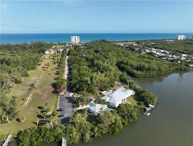 APT-402 - 3702 N Highway A1a, Condo with 3 bedrooms, 3 bathrooms and null parking in Hutchinson Island FL | Image 36